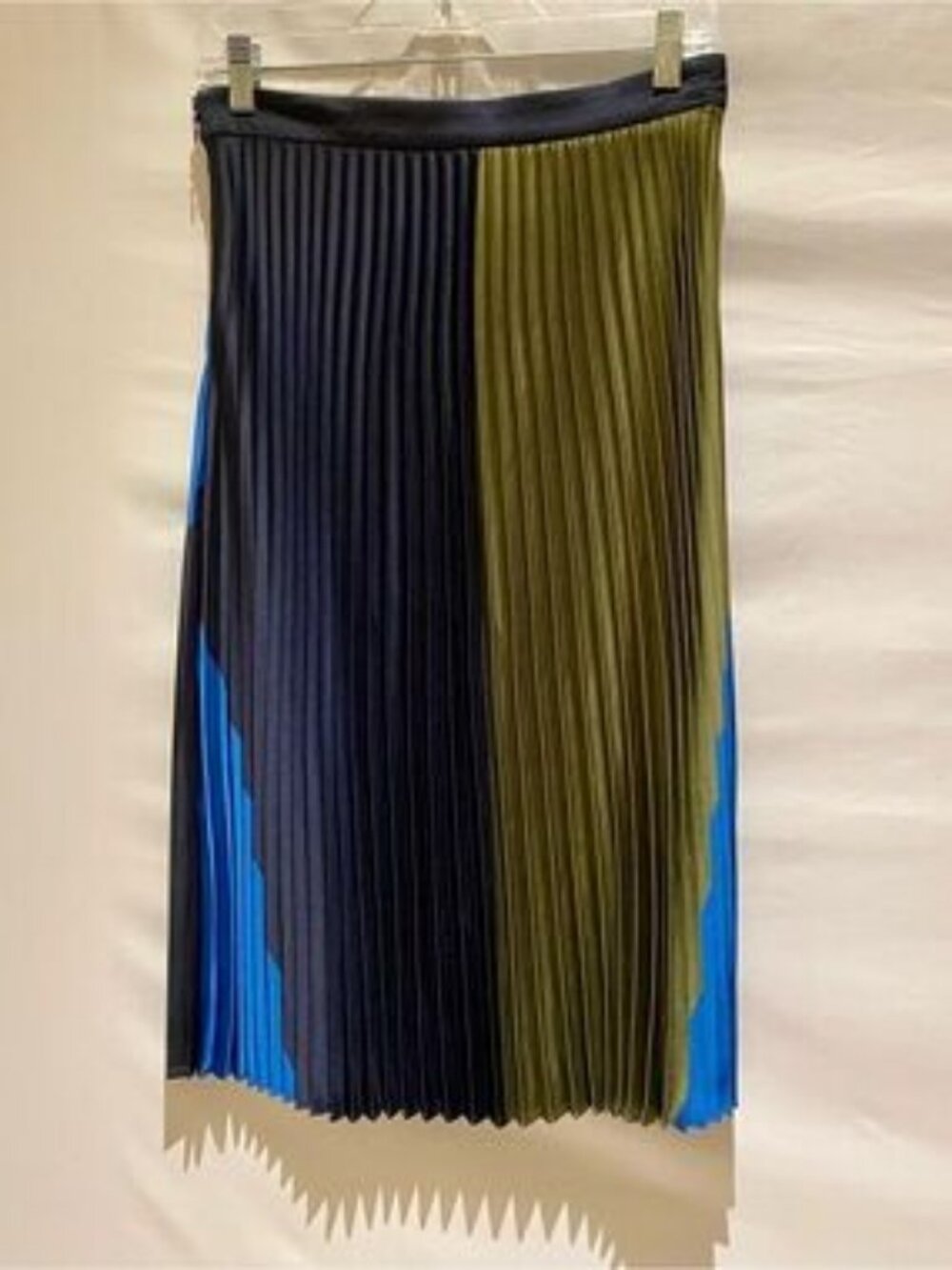 Ann Taylor Colorblock Pleated Midi Skirt, size 4, NWT - Picture 3 of 8